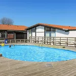 Hus 18 * 알링에